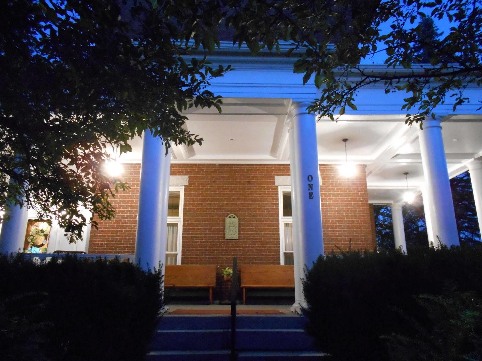 Inn At The Agora Lewiston Esterno foto